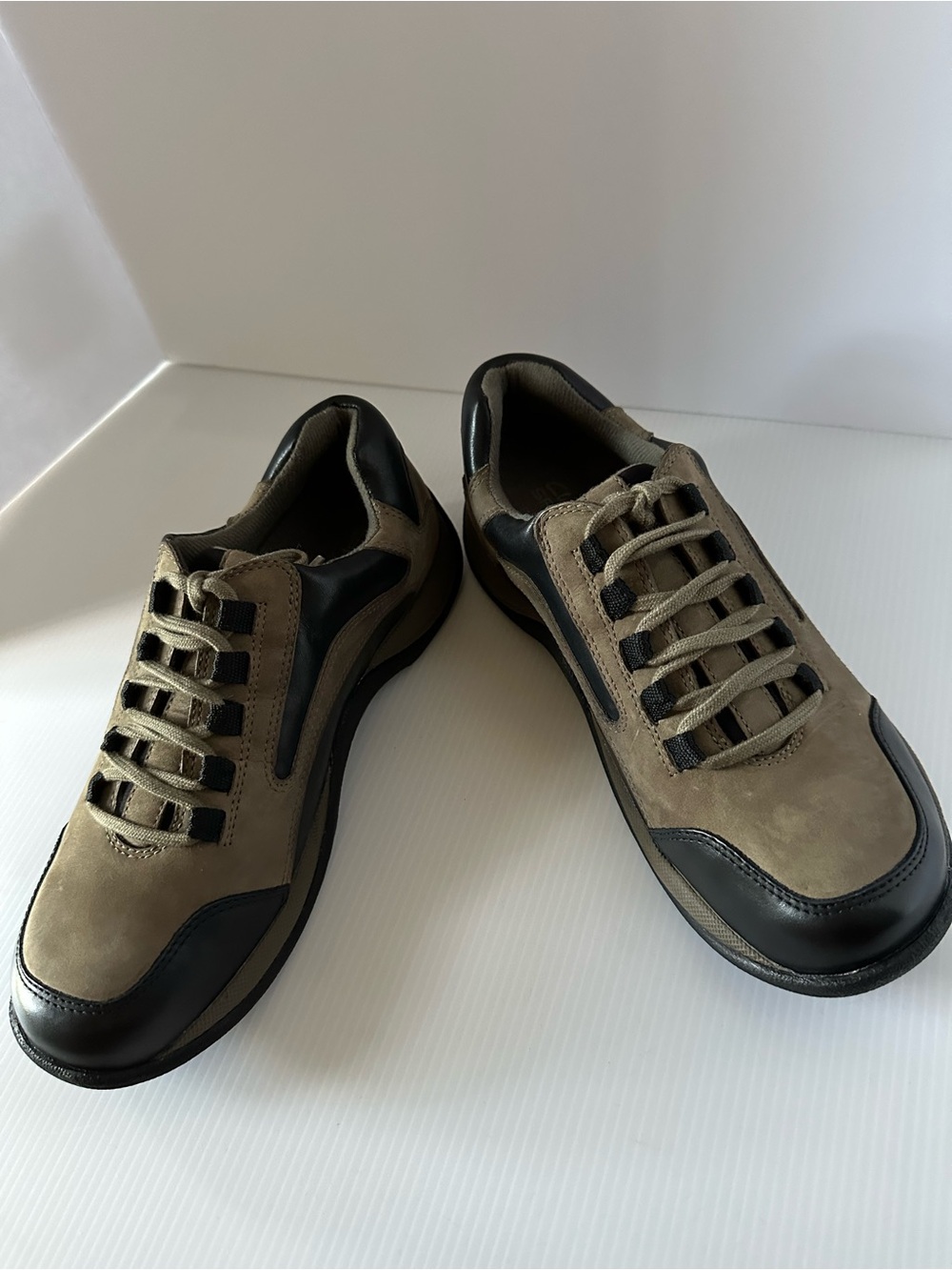Clarks Springers 7.5M Taupe Nubuck Comfort Shoes NIB